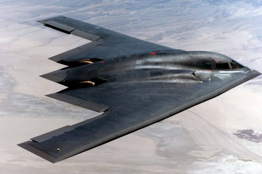 B-2 Spirit je americký viacúčelový strategický bombardér, využívajúci technológiu stealth