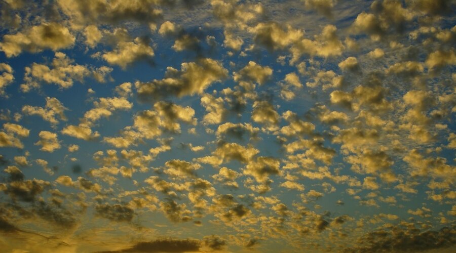 Pohľad na mraky Altocumulus