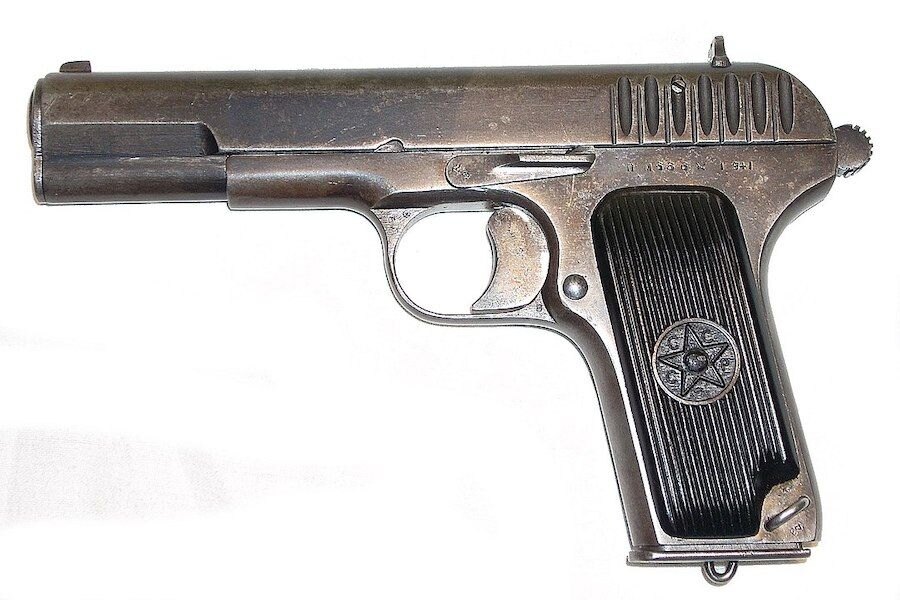 Ruská pištole Tokarev TT-33