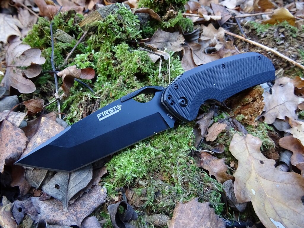 Zatvárací nôž First Tactical® Copperhead Tanto - čierny
