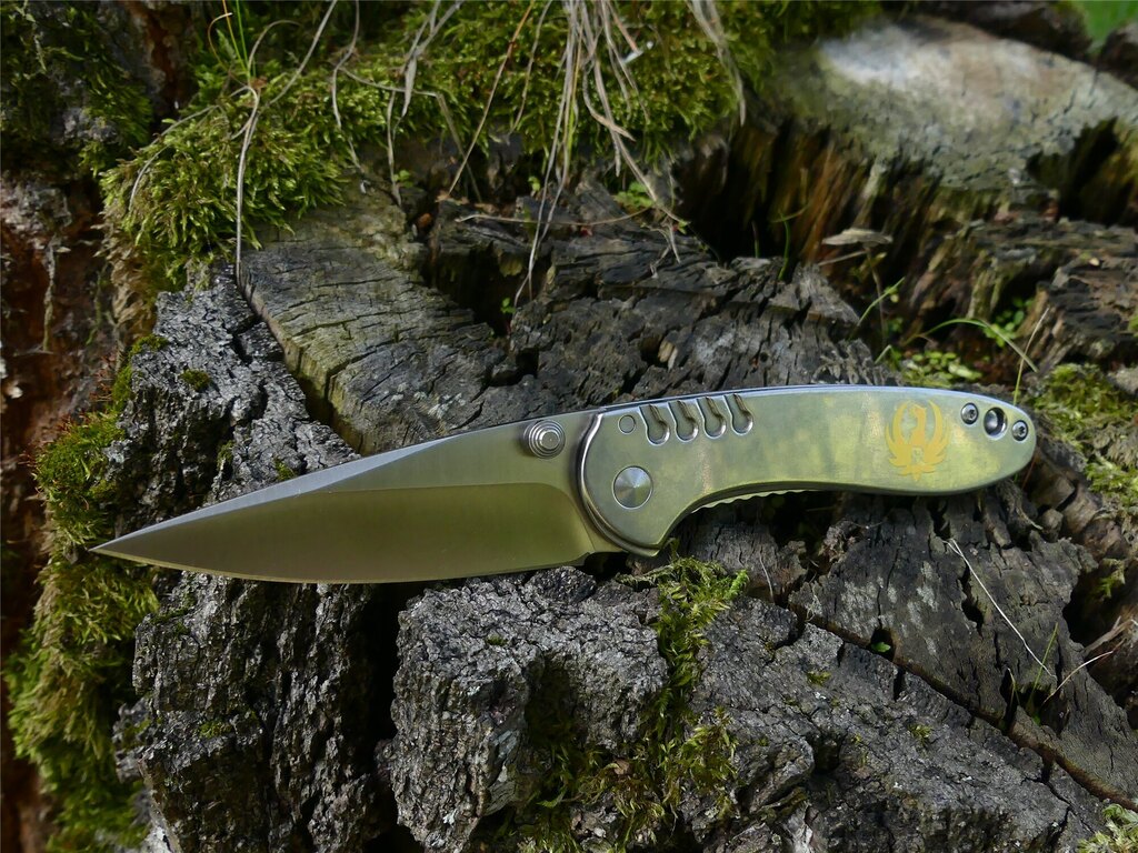 Zatvárací nôž Over-Bore™ CRKT® - strieborný